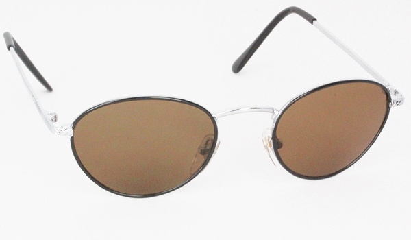 Sort og sÃ¸lvfarvet oval solbrille