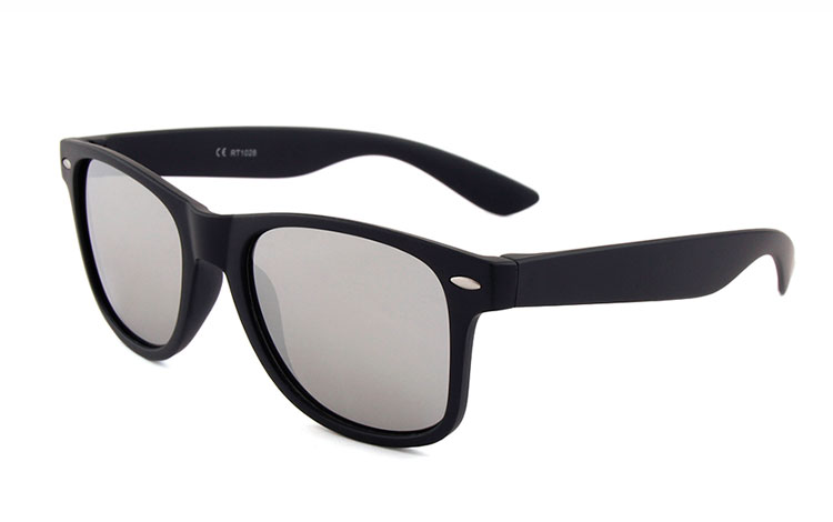 Zwarte Wayfarer met spiegelglas - Design nr. 630